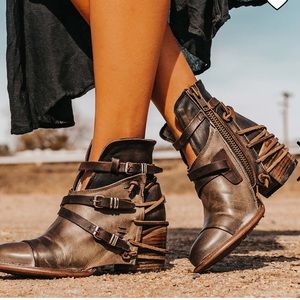 Freebird Crue. Size 9